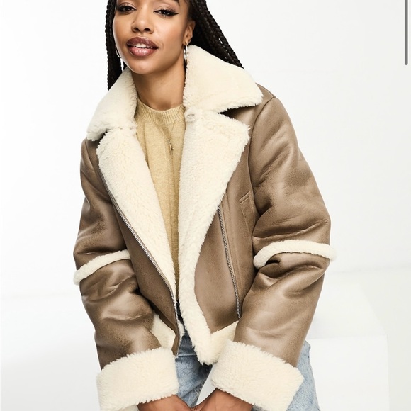 ASOS DESIGN Tall short bonded borg aviator jacket in hazelnut. Worn once. - Picture 3 of 6